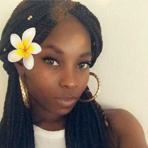 Meet your Posher, Anika